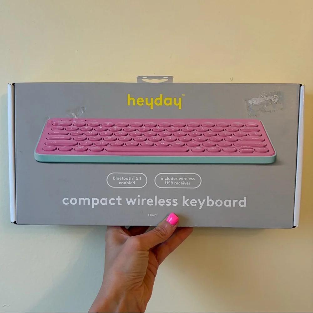 heyday compact wireless keyboard in the color candy pink - new in box